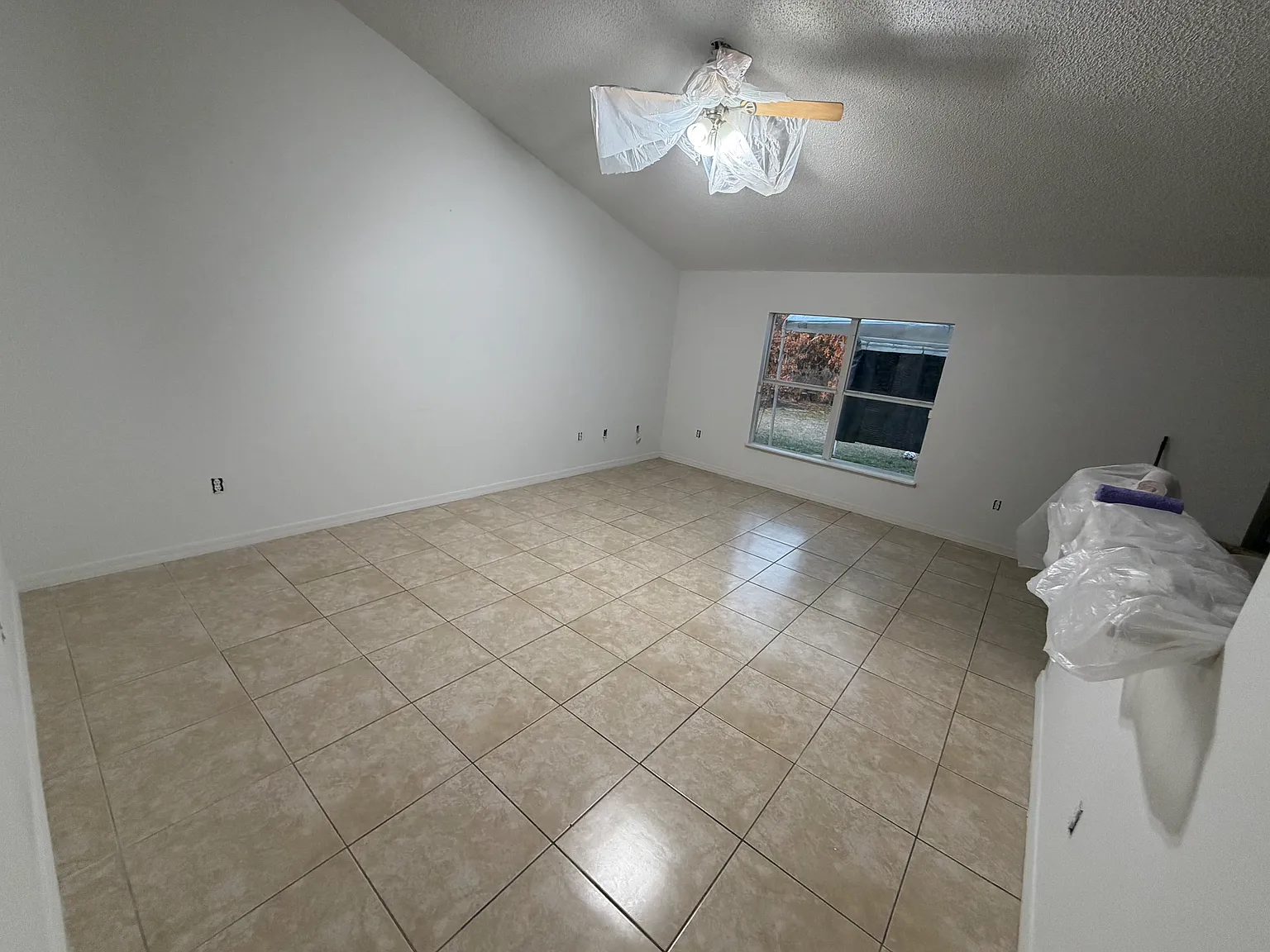 3 bed, 2025 sqft, $2,532 — Photo 2