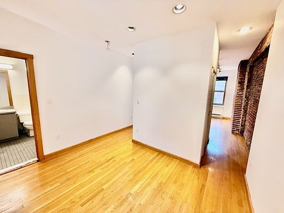 5th image of 7 Thacher Ct #2