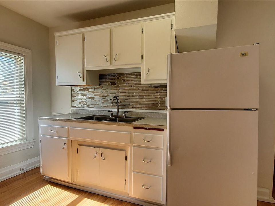 9612 Frankstown Apt 3 Kitchen
