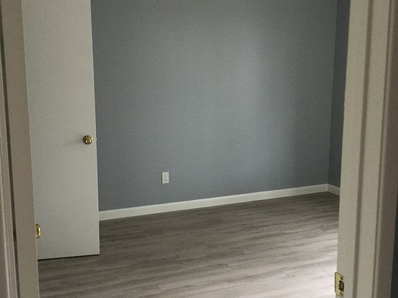 Updated w new flooring