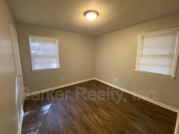 4th image of 3917 Greenleaf St APT A