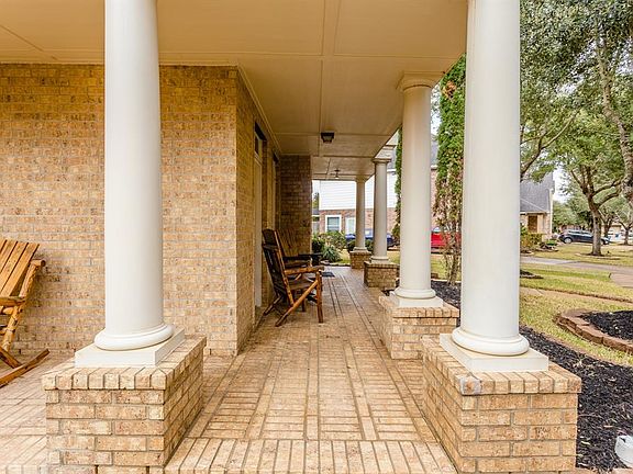 3rd image of 507 Little River Ct