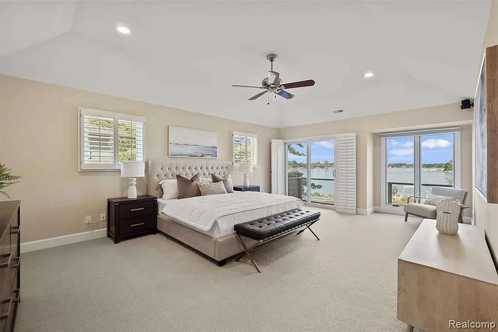 3 bed, 3120 sqft, $10,000 — Photo 2