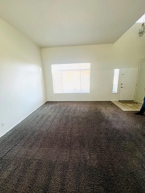 4 bed, 2.5 bath, 2476 sqft, $2,950 — Photo 3