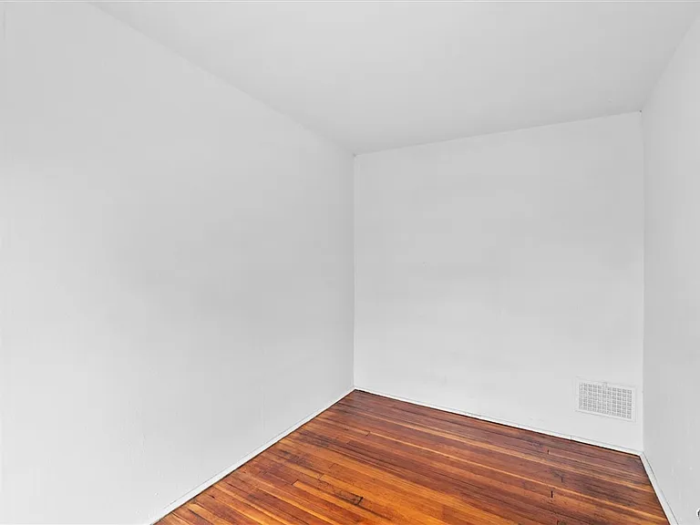 104 Kincaid Ave — Photo 13