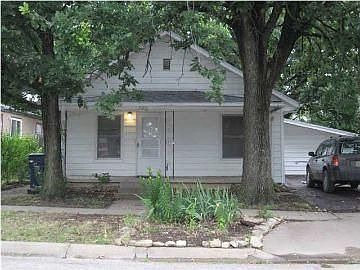 5th image of 220 N Anita Ave