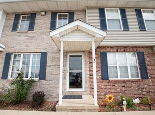 31 Fetzer Ct APT 5, Bloomington, IL 61704