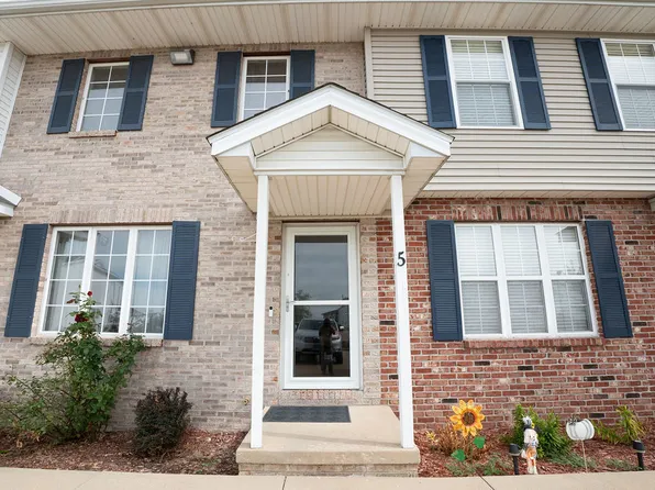31 Fetzer Ct APT 5, Bloomington, IL 61704