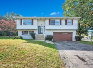 32 Laflin Rd, Wilkes Barre, PA 18702