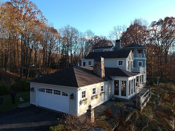3rd image of 41 Curry Ln