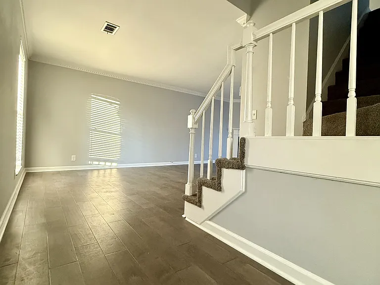 5801 Labrador Ln — Photo 6