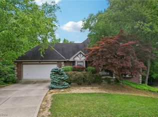 5776 Andover Dr, Parma, OH 44134
