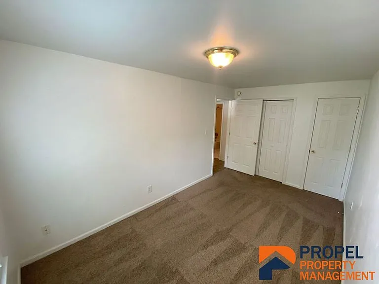 8141 Macomb St — Photo 6