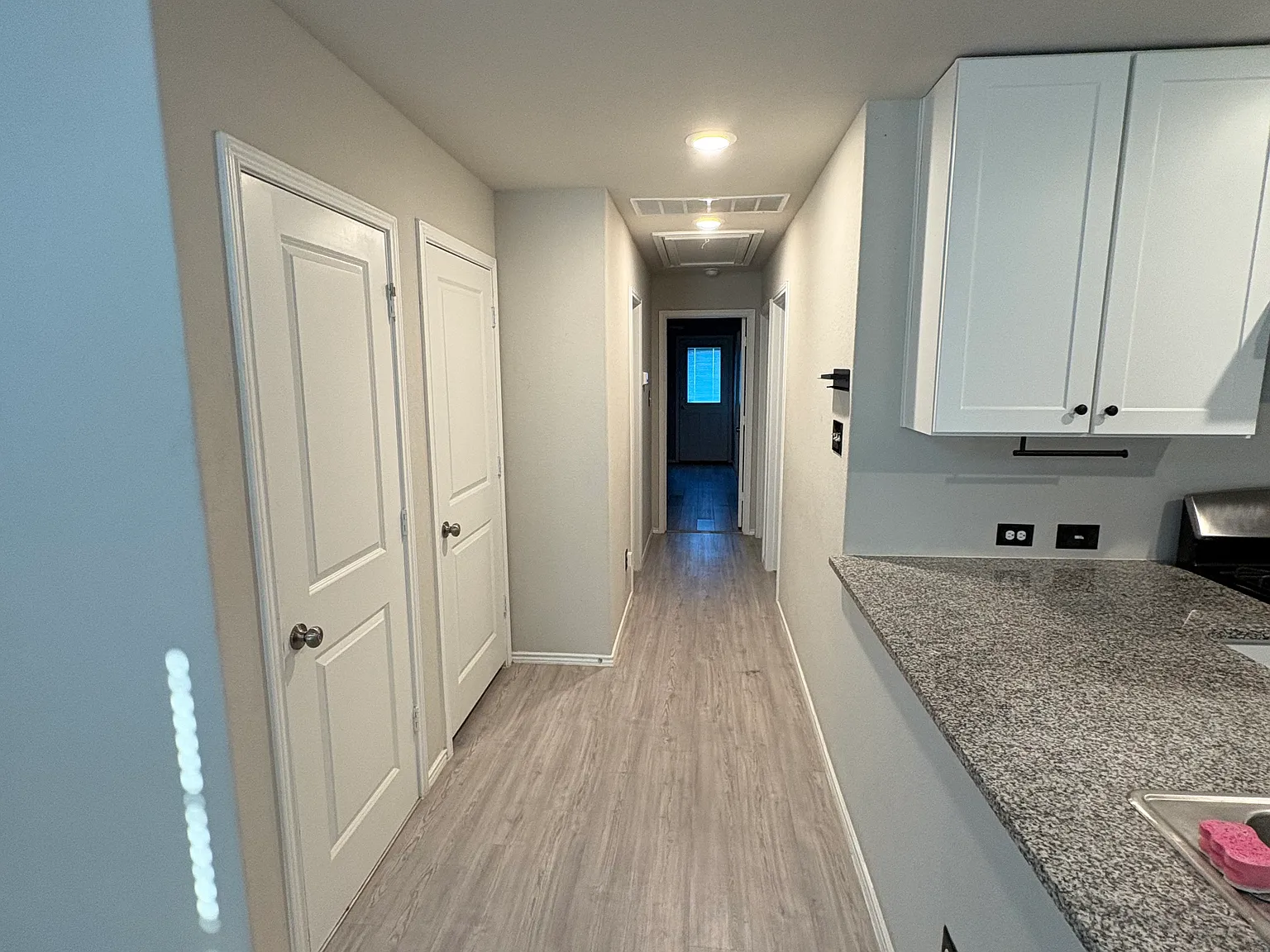 3 bed, 1007 sqft, $1,550 — Photo 4