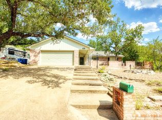1504 Ford St, Kerrville, TX 78028