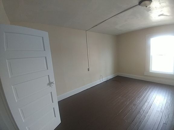2nd image of 953 King Ave