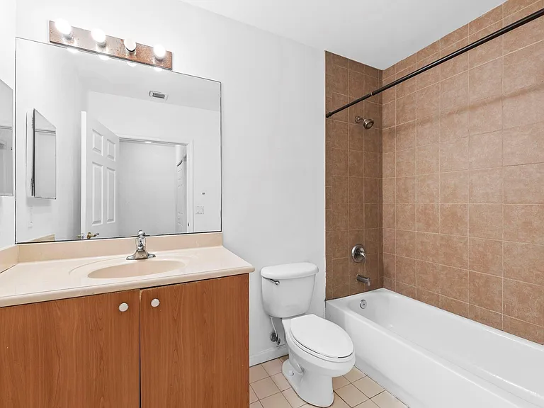 1425 NW 36th Way — Photo 11