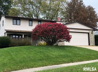 4713 11th Avenue D, Moline, IL 61265