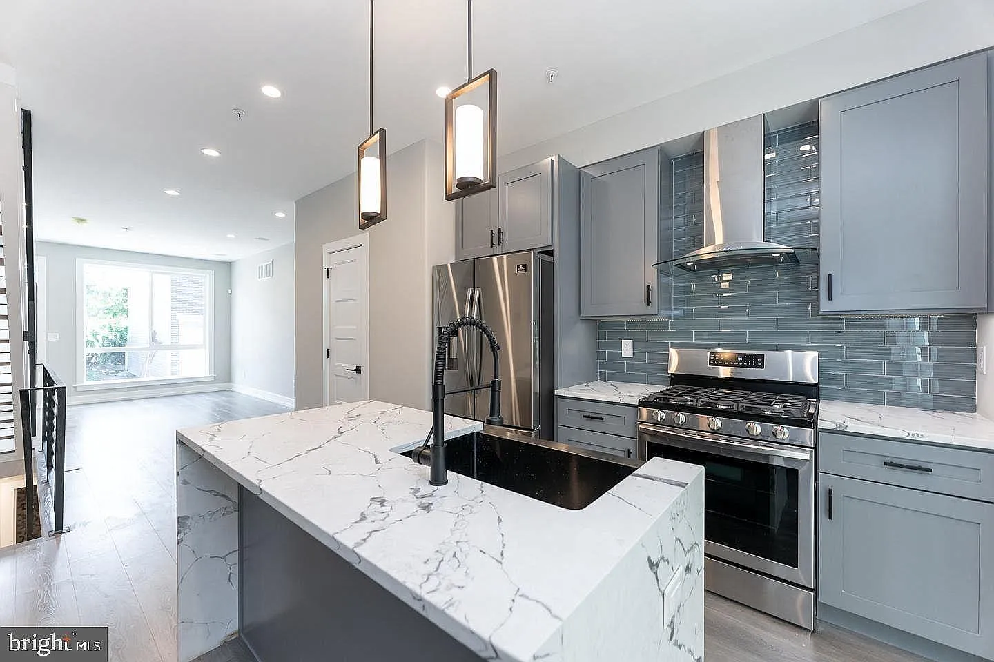 2127 N Randolph St — Photo 2