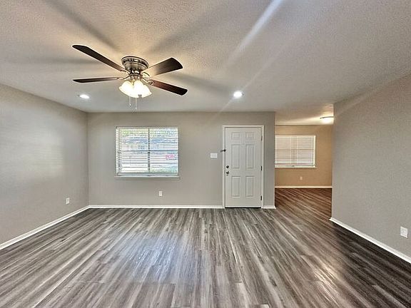 5th image of 4510 Edinburgh Dr