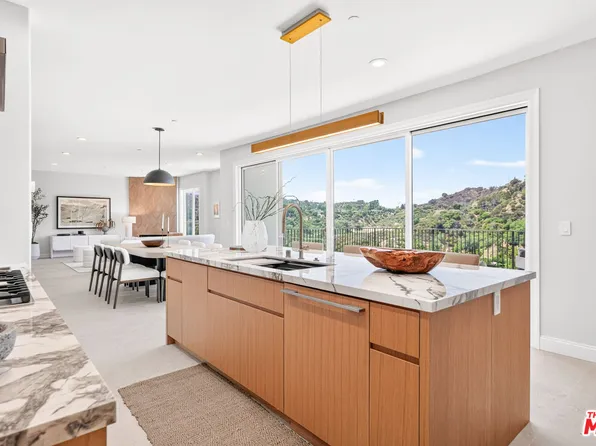 8045 Bulwer Dr, Los Angeles, CA 90046