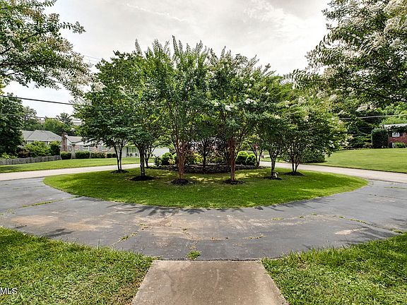 4th image of 124 Suffolk Dr