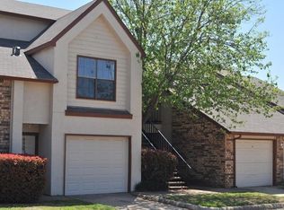 821 W Harwood Rd APT B, Hurst, TX 76054