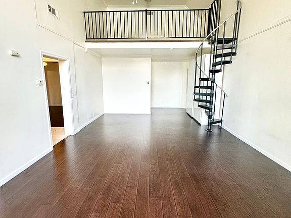 2nd image of 55 Arlington Dr APT 4