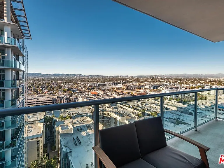 13650 Marina Pointe Dr #1706 — Photo 19