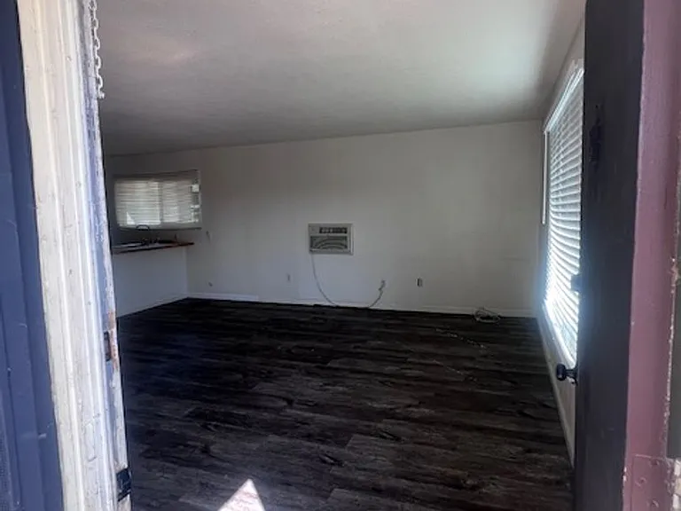 Spacious 1 Bed / 1 Bath Apartment in Colton! — Photo 3