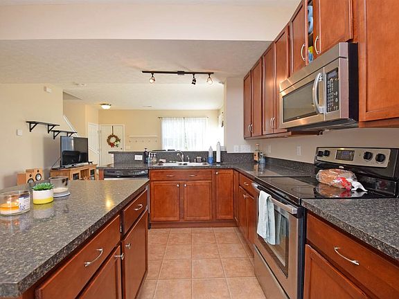 5th image of 951 Oceanage Dr