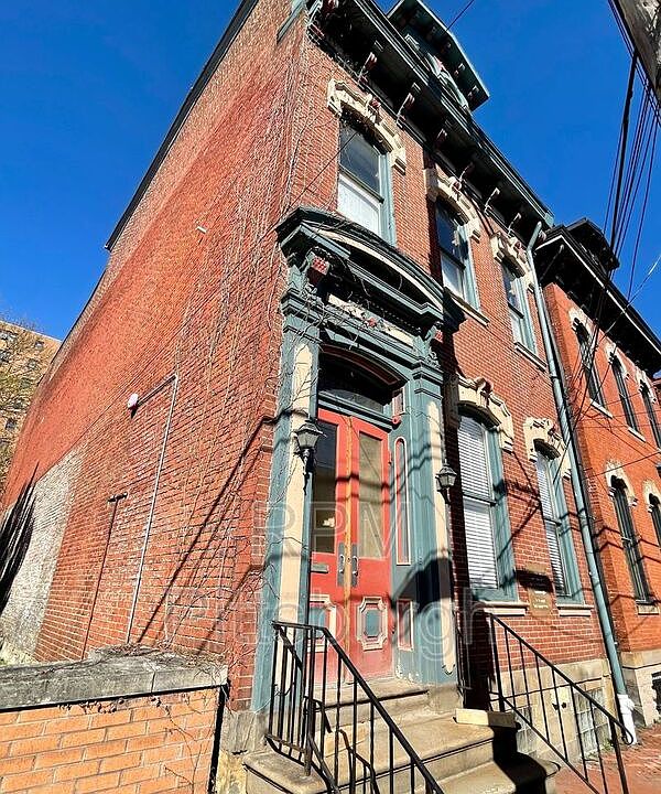 1st image of 1305 Allegheny Ave #3