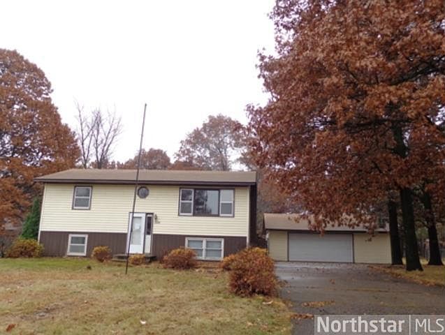 1st image of 1608 207th Ln NE