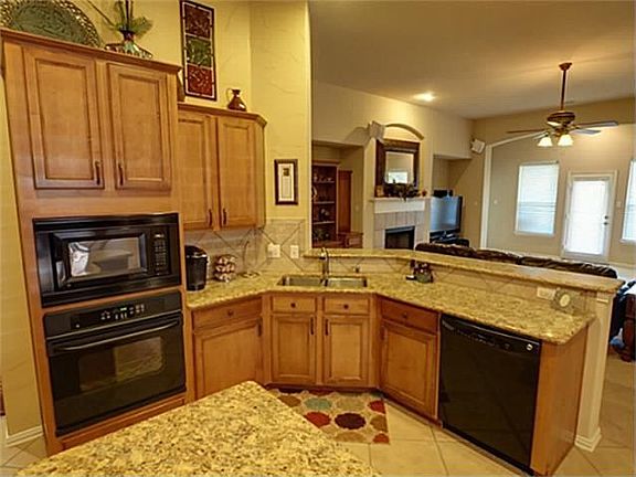 4th image of 2806 Truman Dr