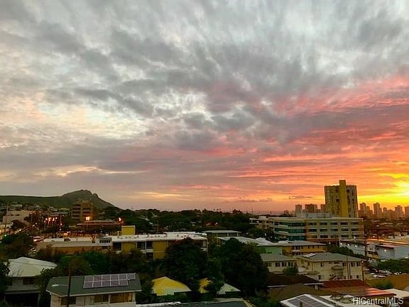 Panoramic and breathtaking  views from Diamond Head, Ocean, Mountains and the City.