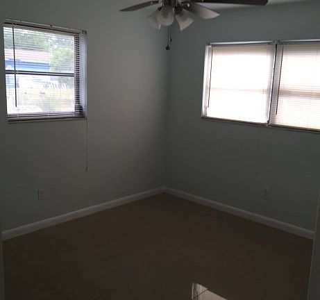 4th image of 2811 NW 25th St