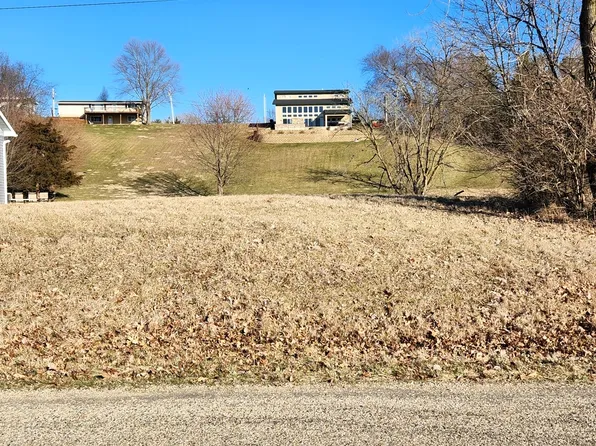 133 Clubhouse Dr, Varna, IL 61375