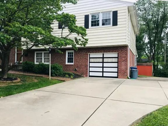2nd image of 1226 Charmuth Rd