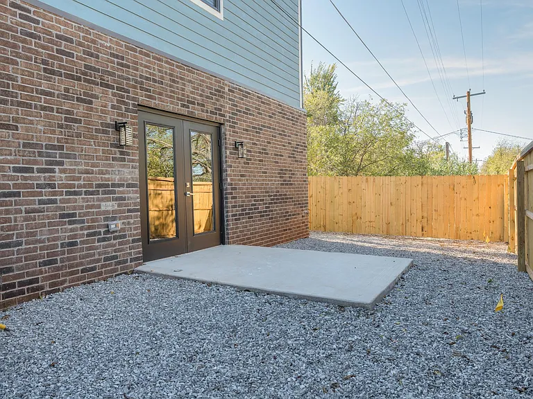 4009 1/2 N Indiana Ave — Photo 37