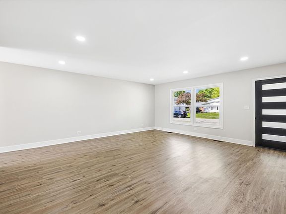 5th image of 7855 Kensington Ln
