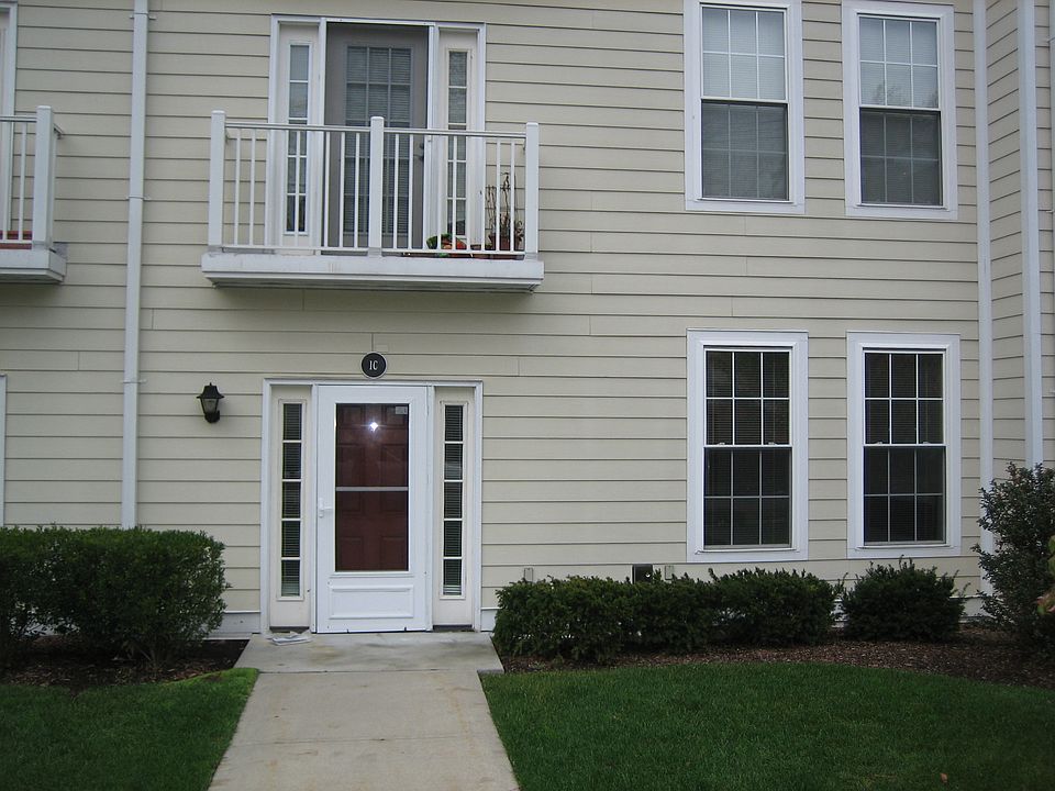 1st image of 31 Greenridge Ave APT 1C