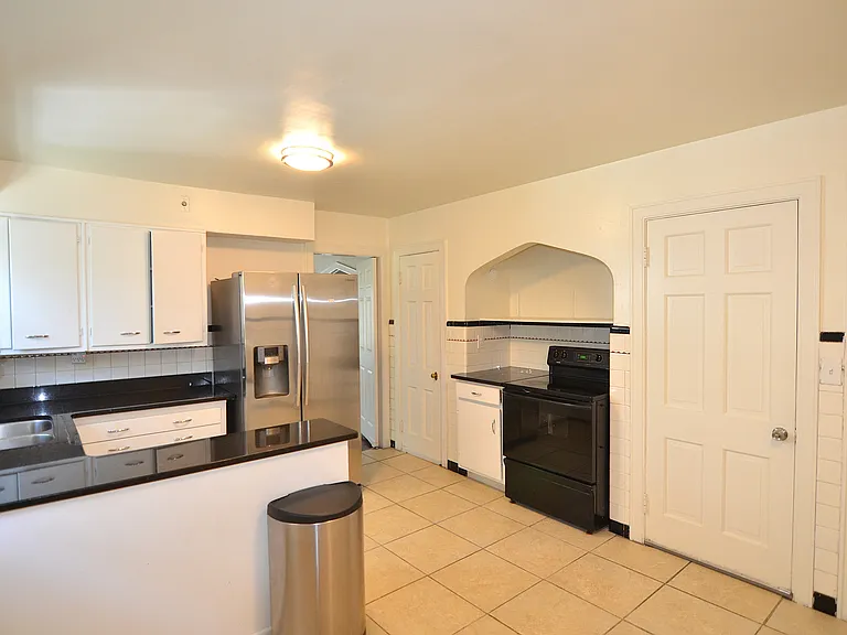 7620 Montgomery Rd — Photo 10