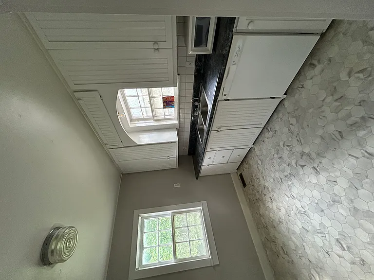 430 W Catalpa St — Photo 8