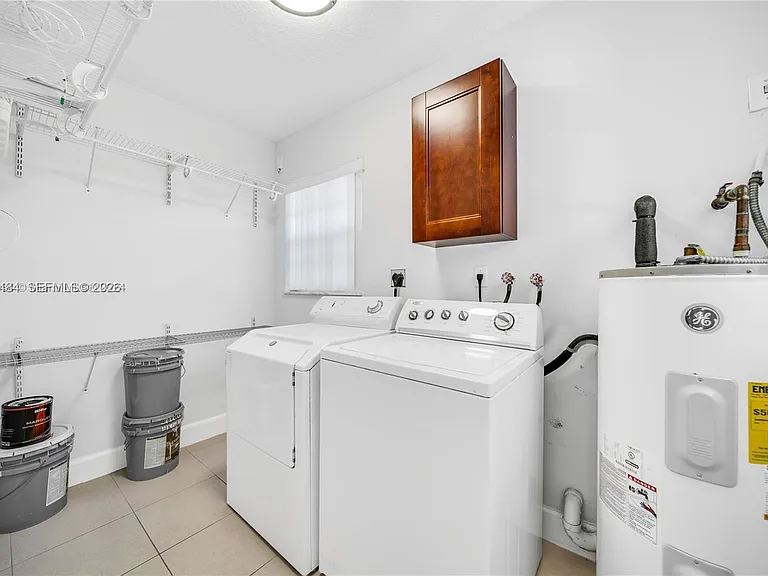 501 SW 120th Ave — Photo 6