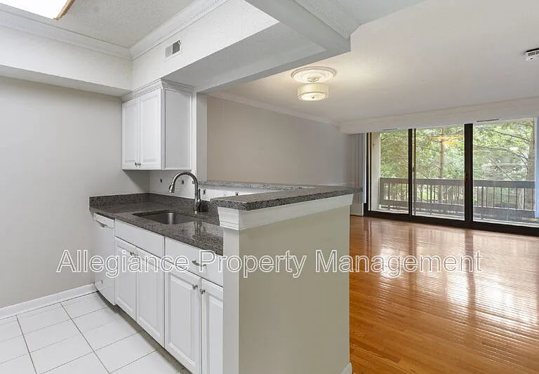 5505 Seminary Rd #110N — Photo 2