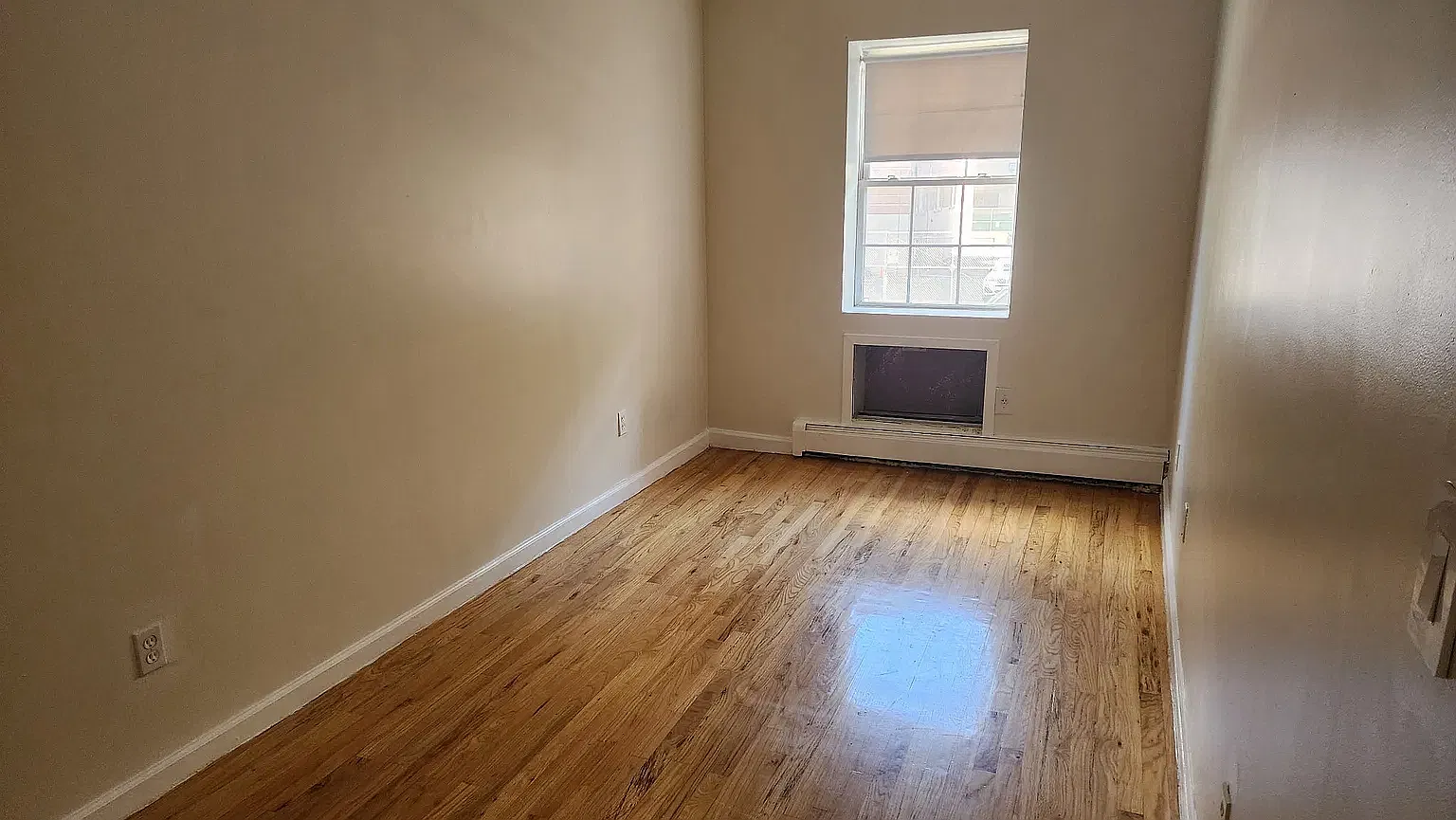 2471A Crotona Avenue — Photo 4