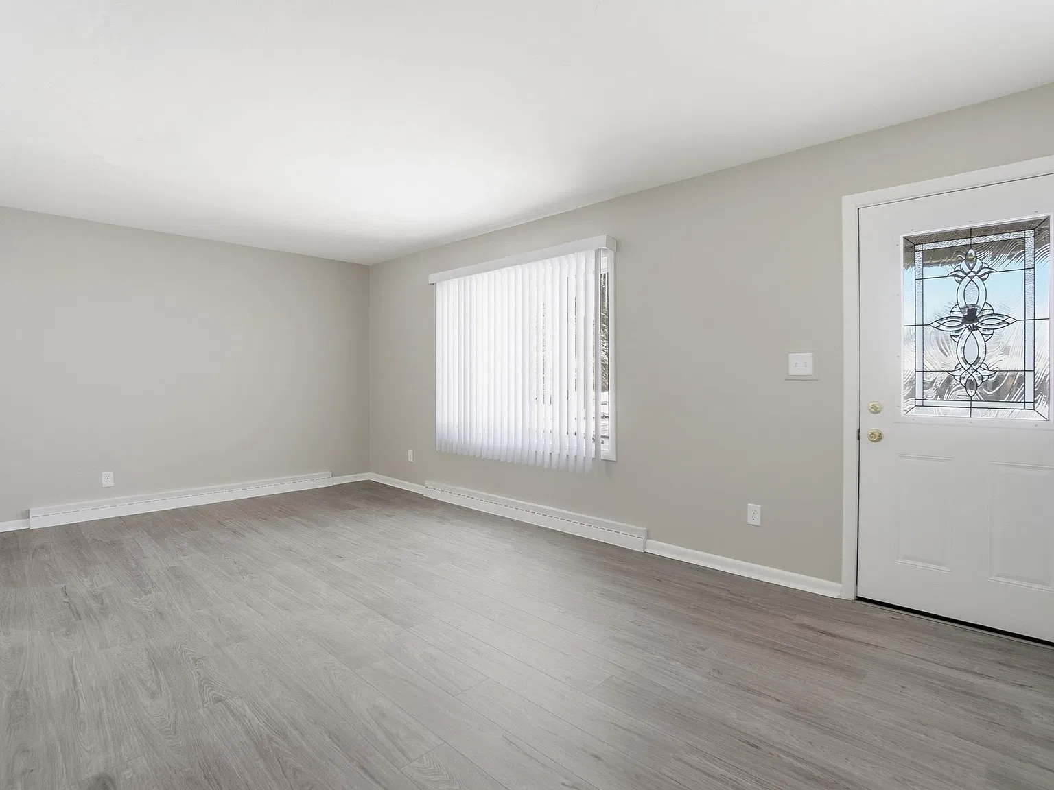 3 bed, 2.0 bath, 1738 sqft, $1,600 — Photo 4