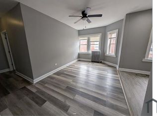 7032 S Cregier Ave APT 3B, Chicago, IL 60649
