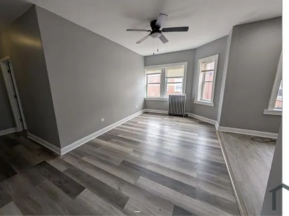 7032 S Cregier Ave APT 3B, Chicago, IL 60649