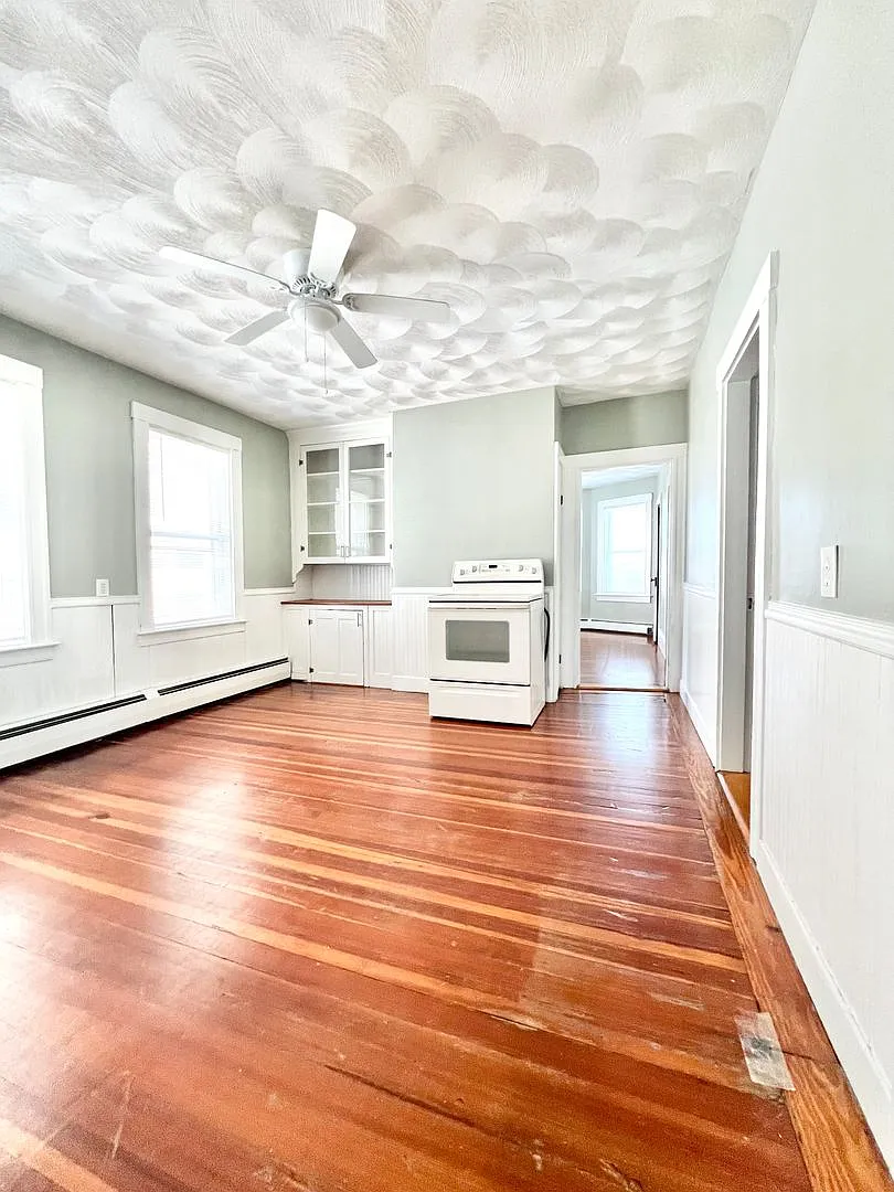 Building Photo - 89 Rochambeau Ave